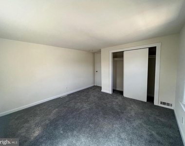 336 Barclay Street - Photo Thumbnail 9
