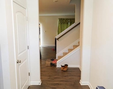 1712 Severn Street - Photo Thumbnail 8