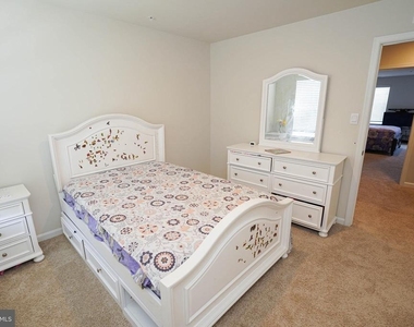 1712 Severn Street - Photo Thumbnail 47