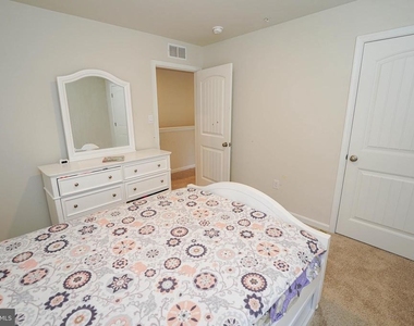 1712 Severn Street - Photo Thumbnail 46