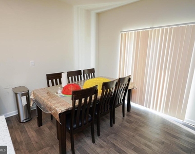 1712 Severn Street - Photo Thumbnail 16