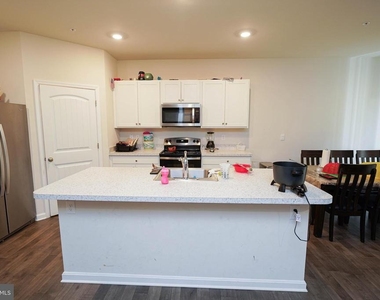 1712 Severn Street - Photo Thumbnail 13