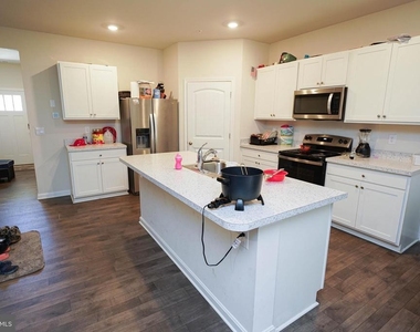 1712 Severn Street - Photo Thumbnail 14