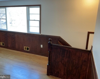 6920 Groveton Drive - Photo Thumbnail 5