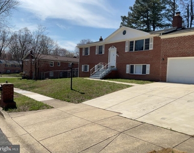 6920 Groveton Drive - Photo Thumbnail 3
