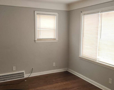 11776 Rossiter Street - Photo Thumbnail 5
