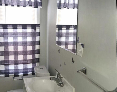11776 Rossiter Street - Photo Thumbnail 6