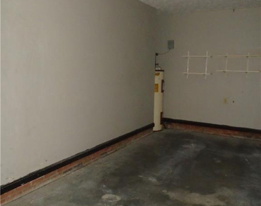 5595 Quietwood Place - Photo Thumbnail 17