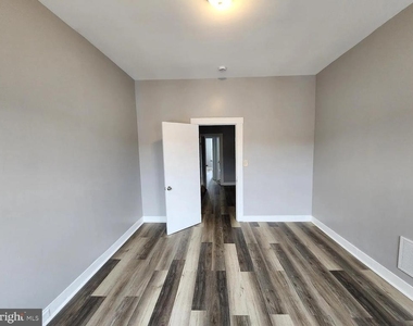 809 N Curley Street - Photo Thumbnail 7
