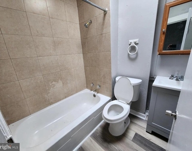 809 N Curley Street - Photo Thumbnail 8