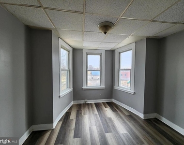 809 N Curley Street - Photo Thumbnail 5