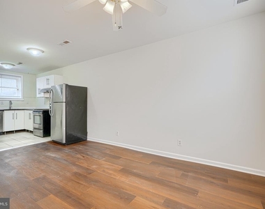 1138 W Lombard Street - Photo Thumbnail 2