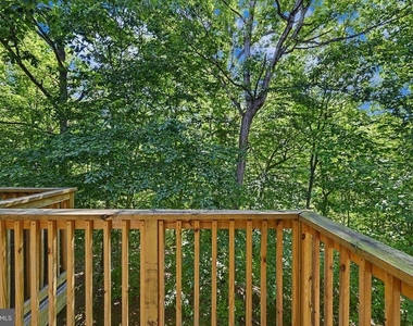 678 Newbridge Court - Photo Thumbnail 8
