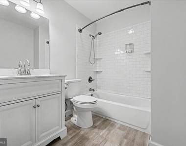678 Newbridge Court - Photo Thumbnail 20