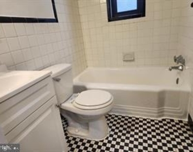 1126 48th Place Ne - Photo Thumbnail 8