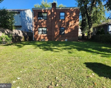 1126 48th Place Ne - Photo Thumbnail 12