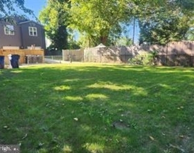 1126 48th Place Ne - Photo Thumbnail 1