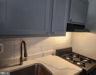 1126 48th Place Ne - Photo Thumbnail 9