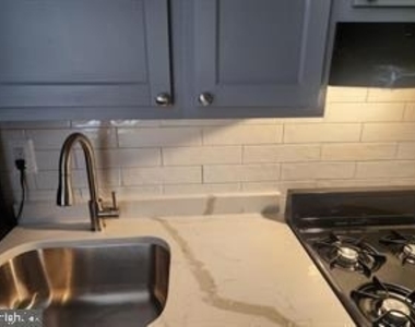 1126 48th Place Ne - Photo Thumbnail 10