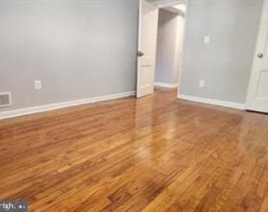 1126 48th Place Ne - Photo Thumbnail 3
