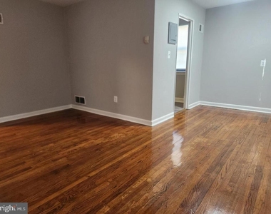 1126 48th Place Ne - Photo Thumbnail 11