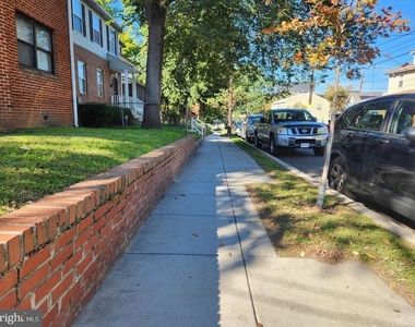 1126 48th Place Ne - Photo Thumbnail 13