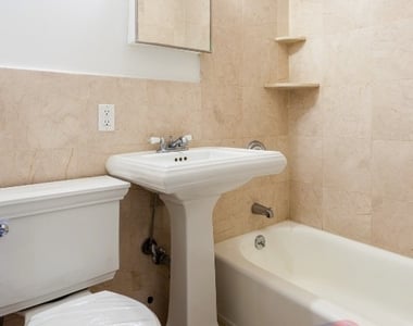 213 East 26th Street - Photo Thumbnail 4