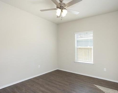3414 Scott Cir - Photo Thumbnail 5
