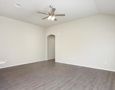 3414 Scott Cir - Photo Thumbnail 8