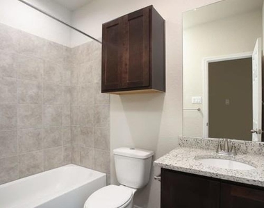 3414 Scott Cir - Photo Thumbnail 7