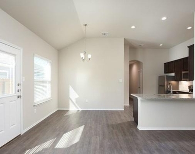 3414 Scott Cir - Photo Thumbnail 2