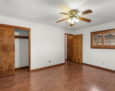 21205 National Dr - Photo Thumbnail 17