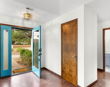 21205 National Dr - Photo Thumbnail 4