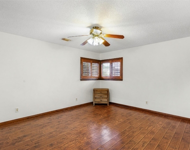 21205 National Dr - Photo Thumbnail 18
