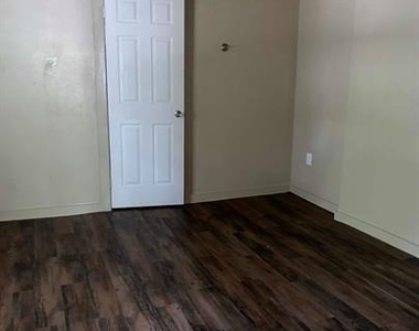 1000 Chihuahua St - Photo Thumbnail 2
