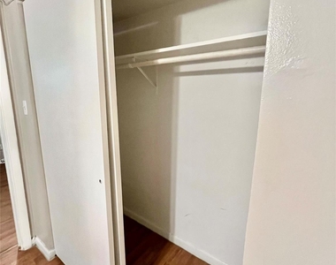 3304 Red River St - Photo Thumbnail 4
