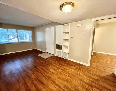 3304 Red River St - Photo Thumbnail 1