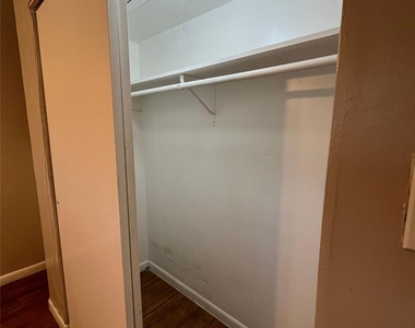 3304 Red River St - Photo Thumbnail 6