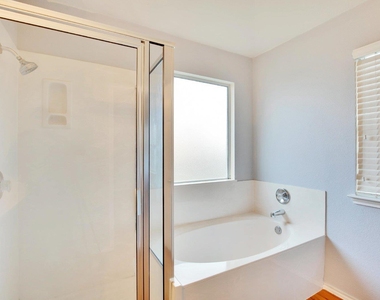 1002 Remington Dr - Photo Thumbnail 8