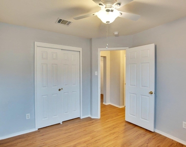 1002 Remington Dr - Photo Thumbnail 17