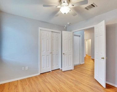 1002 Remington Dr - Photo Thumbnail 23