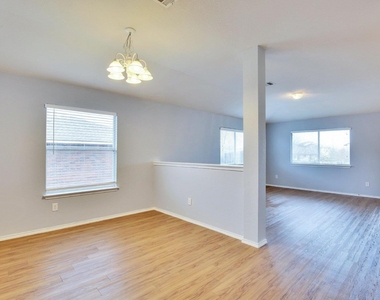 1002 Remington Dr - Photo Thumbnail 1