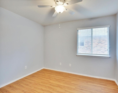 1002 Remington Dr - Photo Thumbnail 22