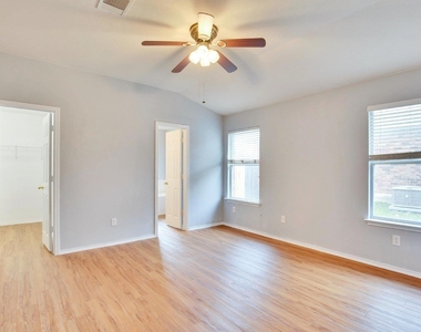 1002 Remington Dr - Photo Thumbnail 24