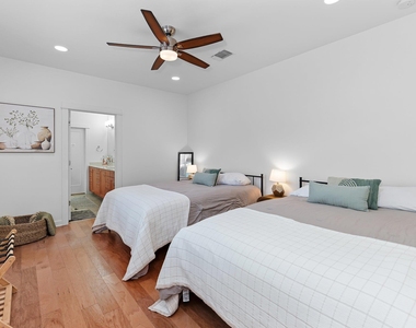4408 Banister Ln - Photo Thumbnail 15