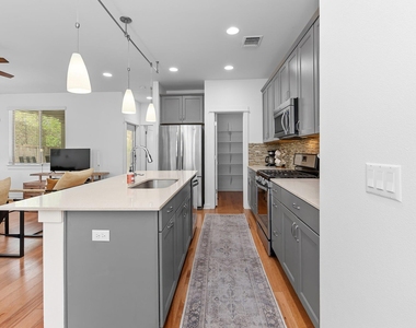 4408 Banister Ln - Photo Thumbnail 13