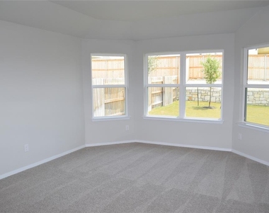 208 Shugart St - Photo Thumbnail 13