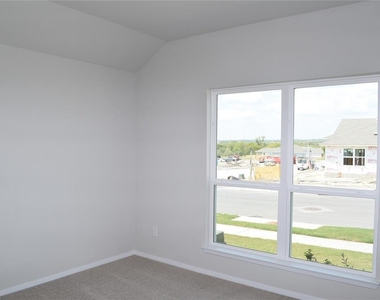 208 Shugart St - Photo Thumbnail 19