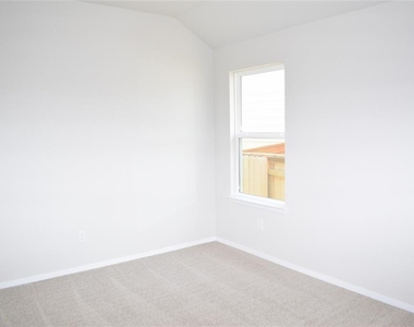 208 Shugart St - Photo Thumbnail 20