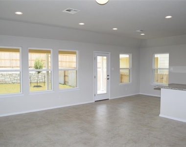 208 Shugart St - Photo Thumbnail 3